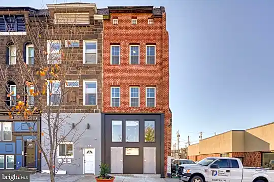 131 E North Ave #2ND Photo 2