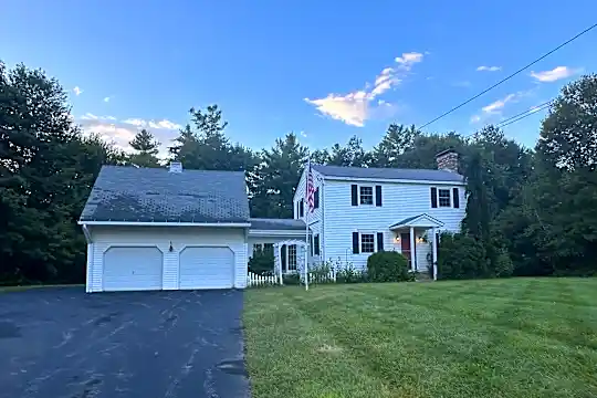 10 Nesenkeag Dr Photo 1