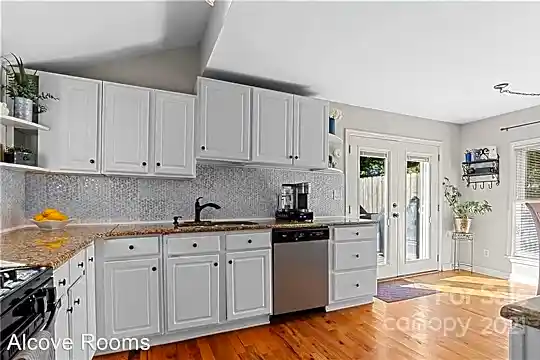 149 McGill Ave NW Photo 2