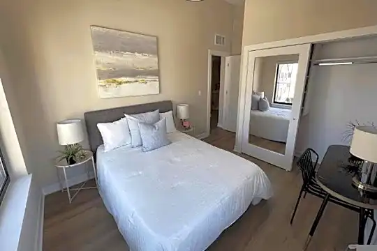 425 Bloom St Photo 1