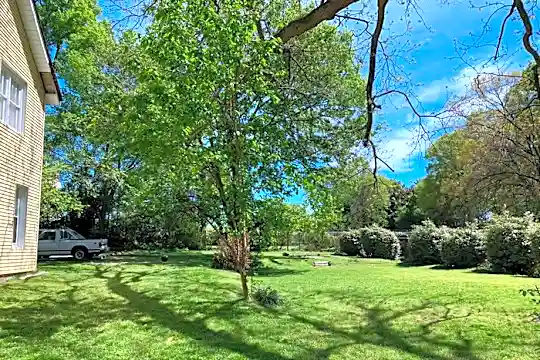 303 Park Ave Photo 2