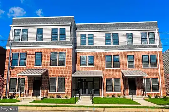 213 Jackson St Photo 1