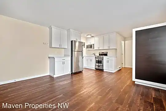 5616 University Way NE Photo 2