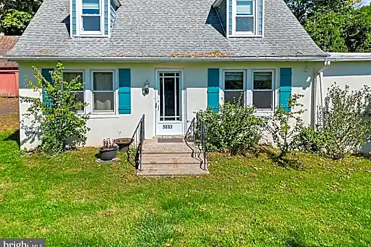 5883 Swamp Rd Photo 1