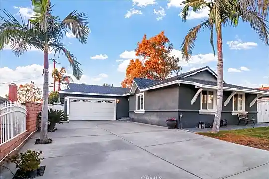 8513 San Vicente Ave Photo 1
