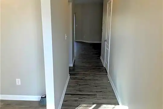 109 Bagby Ct Photo 2