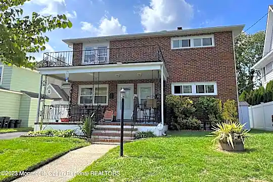 1603 Grand Ave #2 Photo 1