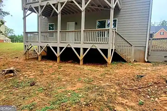 512 Noblewood Dr Photo 2