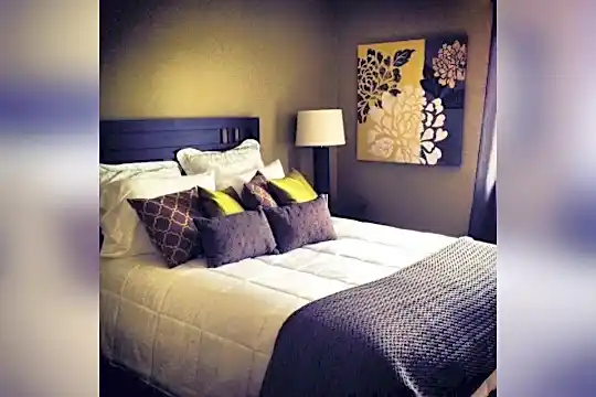 Drakeshire Apartments Photo 2