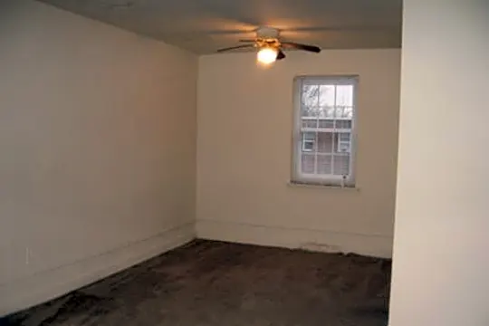 Carlyle Village & Park Gardens Apartments Photo 2