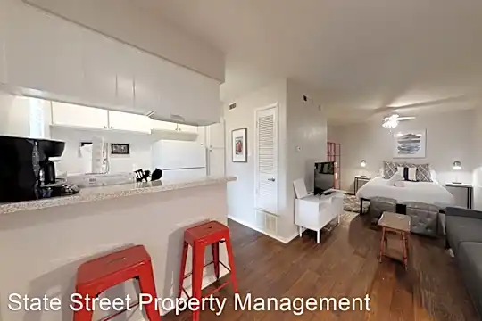 4406 Avenue C Photo 2