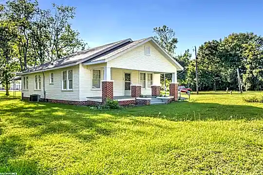 109 Armstrong Ave Photo 1