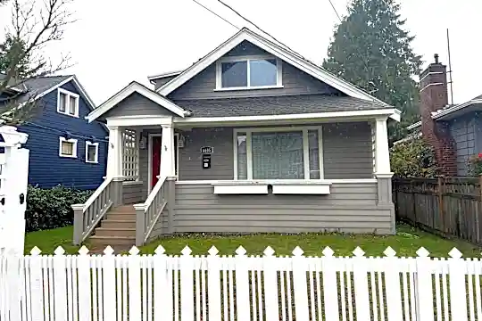6035 48th Ave SW Photo 1