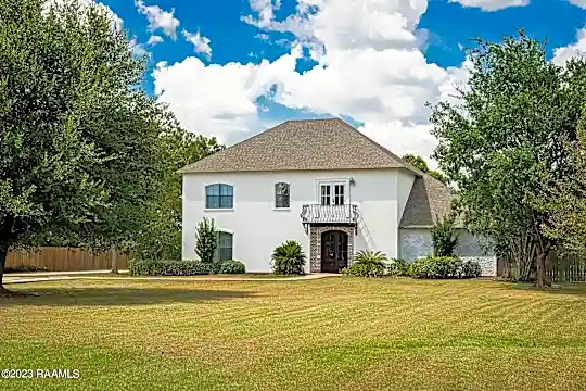 9324 Forest Rd Photo 1