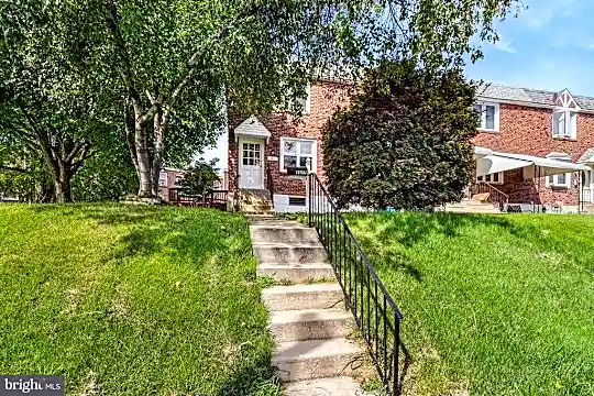 1097 N Academy Ave Photo 1