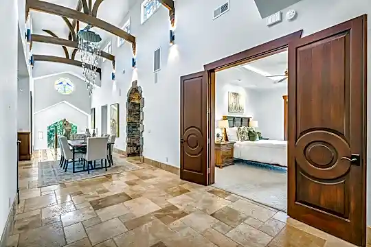 10 Pascale Court Photo 2