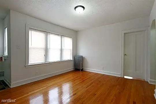 8456 S Wabash Ave Photo 1
