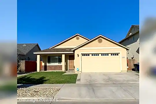 1278 Greenbrier Dr Photo 2