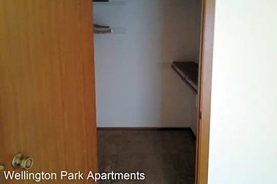 WELLINGTON PARK 2606 NORTH 115TH COURT Photo 2