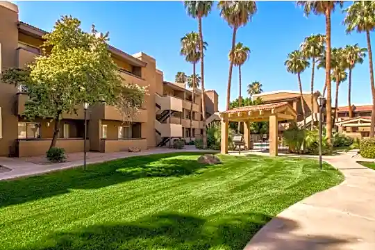 Villas on Apache ASU Off Campus Housing (By-the-Bed Pricing) Photo 1