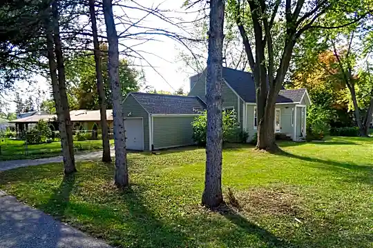 218 E Milham Ave Photo 1