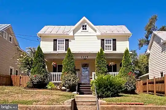 1315 S Loudoun St Photo 1