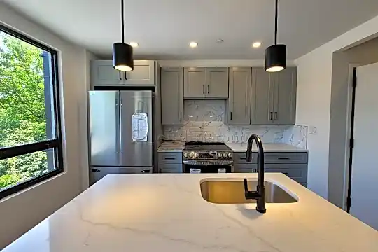 20-1 Steinway St Photo 1