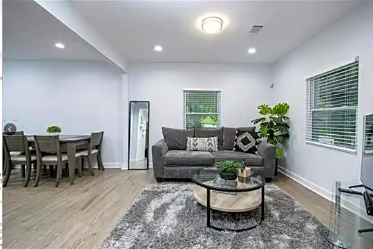 2410 Macon Dr SW Photo 2