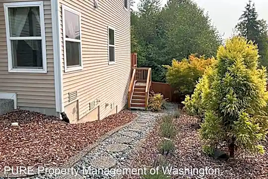 7601 83rd Dr NE Photo 2