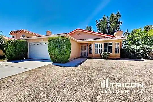 1517 Camran Avenue Photo 1