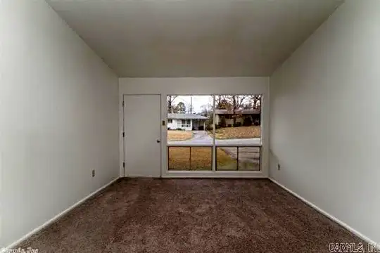11 Lamont Dr Photo 2