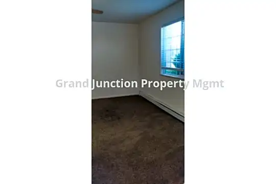 496 Coronado Way Photo 2
