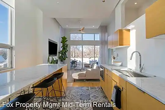 1125 W 37th Ave Photo 1