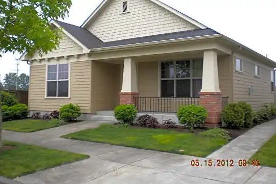 Front of the house.jpg