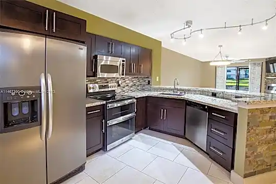 2213 Cypress Island Dr #102 Photo 1