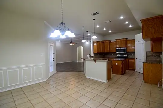 1205 Excel Dr Photo 2