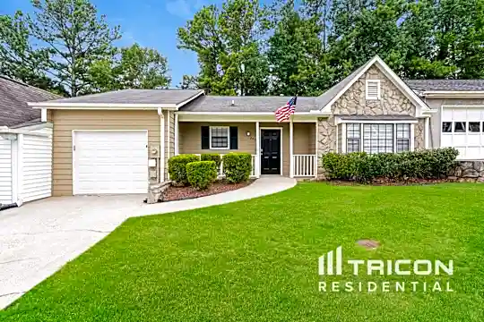 203 Oak Circle N Photo 1
