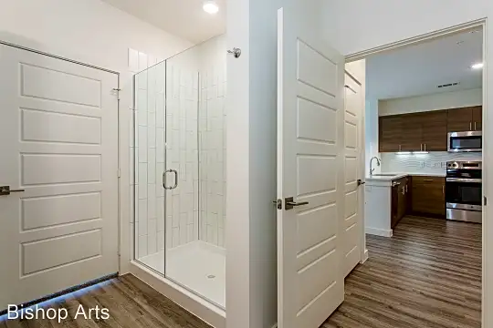 Bishop Flats - Modern, Urban, Affordable Luxury Apartments in Dallas Photo 1