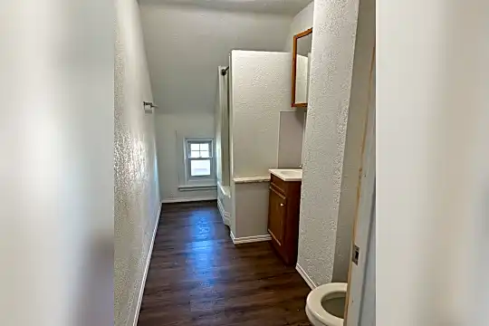 315 E William St Photo 2