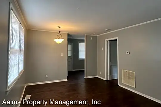 2102 Rogers Dr Photo 2