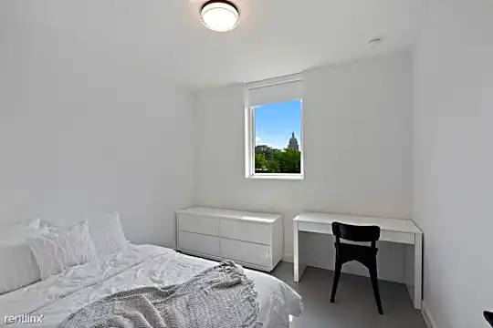1108 Nueces St Photo 2