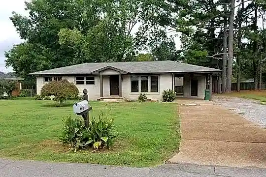 909 Davison Ave Photo 2