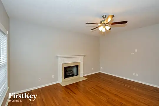 6996 Buffalo Drive Photo 2