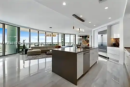 100 E Las Olas Blvd Photo 2