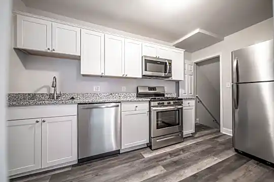 8555 Harris Ave Photo 2