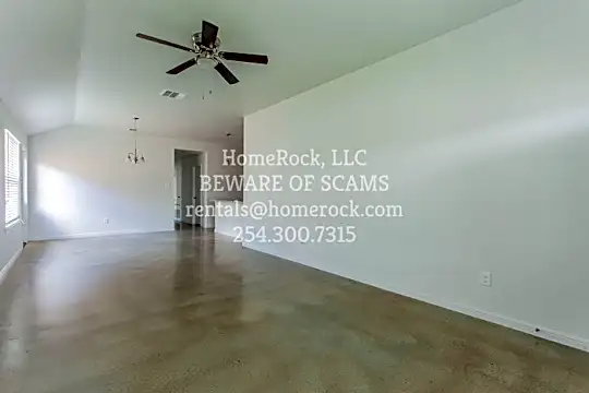 3312 Stonewall Dr Photo 2