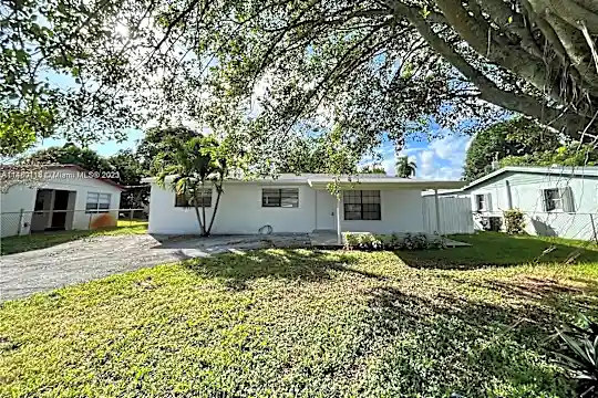 2031 NW 30th Ave #2031 Photo 1