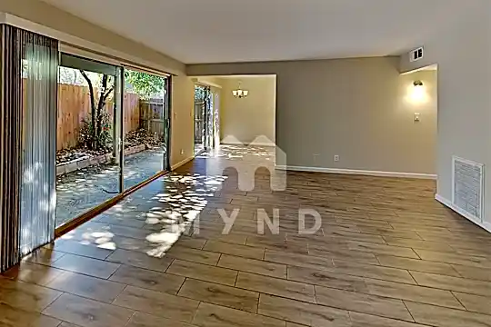 2336 Villanova Cir Photo 2