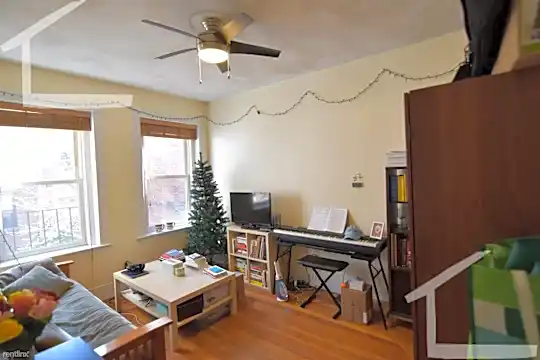 88 Myrtle St Photo 2