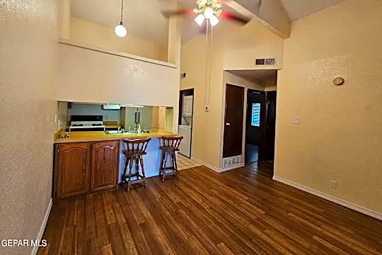 846 El Arco Dr Photo 2